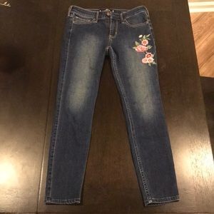 ✨HP✨ Hollister flower design low rise skinny jeans